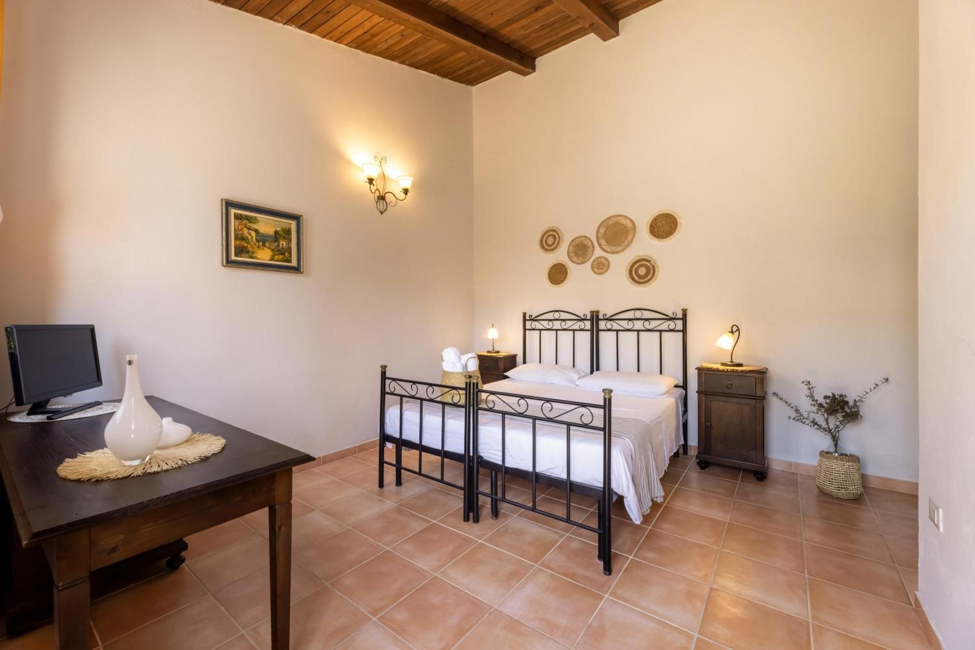 Tenuta Santicuti Acaya Bagian luar foto